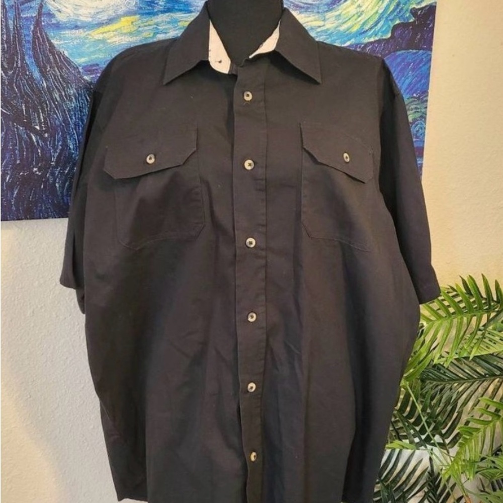 Wrangler Black Short-Sleeve Button-Down Shirt with Chest Pockets